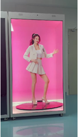 Boîte d'hologramme 3D interactive de taille humaine de 86 pouces Fonction de projection en temps réel avec écran tactile LCD transparent