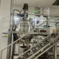 Chaîne de production industrielle entièrement automatique pour la concentration de soupes d'os, de sauces tomates et de légumes, avec une capacité de 800-1500L