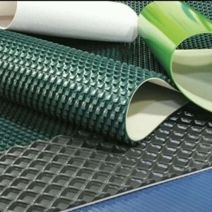 Cinta transportadora plana de PVC con tapa rugosa verde industrial de logística resistente al desgaste para producción de cosméticos - Product Image 3