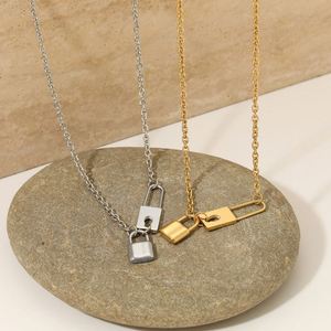 Collier Pendentif Cadenas Plaqué Or 18K PVD Style Romantique Bijoux de Mode pour Femme en Acier Inoxydable Vente en Gros - Product Image 4
