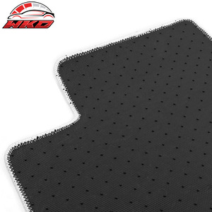 พรมปูพื้นรถยนต์เทสล่า รุ่น Y ปี 20-24 แบบกำมะหยี่สีดำขอบสีขาว สำหรับด้านหน้าและด้านหลัง - Product Image 5