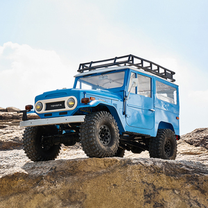 รถบังคับวิทยุ FMS Land Cruiser RC Crawler ขนาด 1/10 ตัวถังโลหะผสมแข็งแรง พร้อมไฟ LED รีโมทคอนโทรล ขับเคลื่อน 4 ล้อ สำหรับมืออาชีพ รถออฟโรดปีนเขา - Product Image 1