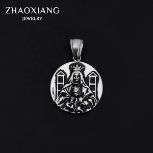 Collier tendance personnalisé en acier inoxydable avec pendentif religieux rond gravé, accessoires féministes et rétro pour hommes - Product Image 3