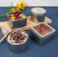 Grands stocks d'usine de boîtes carrées vides en fer blanc avec couvercles à fenêtre transparente pour l'emballage alimentaire écologique, les snacks, les bonbons, le chocolat et le tiramisu