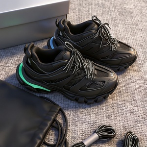 Chaussures de course LED de haute qualité, style mode 3.0, design original, légères et amorties pour la marche et la course - Product Image 3