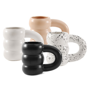 Tasse en céramique de Chaozhou, finition mate avec poignée, tasse à café ou à thé, cadeau pour femme, style tendance, design moucheté - Product Image 2