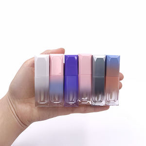 Tubes de gloss à lèvres dégradés personnalisés, tubes carrés et ronds vides avec pinceaux personnalisés - Product Image 5