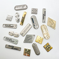 Étiquettes métalliques en alliage personnalisées avec logo de marque, rectangulaires, carrées, à quatre ou deux trous, pour vêtements, sacs à main, chapeaux, décoratives