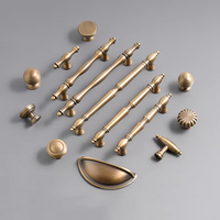 Nouvelle conception de poignées et boutons en laiton massif antique, quincaillerie décorative en laiton pour la maison, poignées et boutons pour tiroirs de meubles