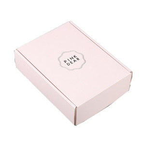 Tùy Chỉnh Thân Thiện Với Môi Vật Liệu Tái Chế Gửi Thư Sóng Màu Hồng Quần Áo Bao Bì Hộp Bưu Phẩm Với Dập Nổi Và Logo In Ấn - Product Image 3