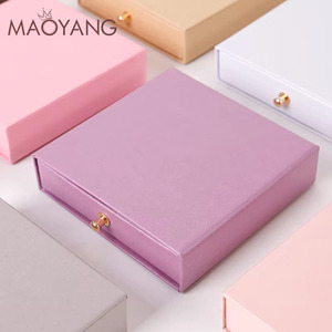 Caja de Joyería Rectangular de Papel Kraft para Anillos y Collares, Caja de Almacenamiento de Papel en Stock, Venta al Por Mayor - Product Image 4