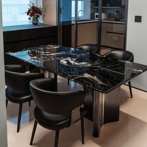 <span class=keywords><strong>Table</strong></span> à manger rectangulaire de luxe moderne avec plateau en pierre frittée noire et base noire - Product Image 1