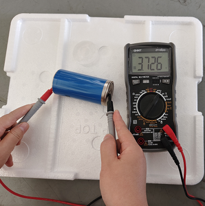 Batería de Iones de Litio Recargable 18650 de 3.7 Voltios y 32Ah para Venta al Por Mayor de Fábrica, con 1 Año de Garantía, para Vehículos Eléctricos y Bancos de Energía - Product Image 3