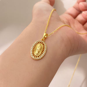 Collar con Colgante de la Virgen de Guadalupe Chapado en Oro de 18K, Joyería Religiosa Personalizada al por Mayor - Product Image 1