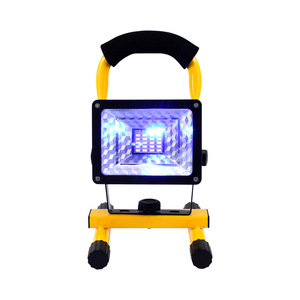 Reflector portátil para exteriores, luz de emergencia recargable de 30W con señal de advertencia roja y azul para seguridad en el lugar de trabajo - Product Image 1