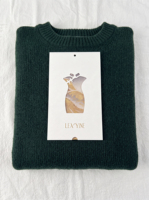 Étiquettes suspendues personnalisées de luxe imperméables pour vêtements, avec logo en feuille d'or, fond gaufré, code-barres et découpe sur mesure pour marque de mode