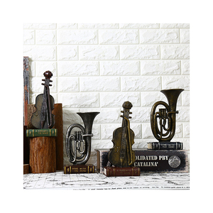 Résine créative artisanat vieux violon <span class=keywords><strong>tuba</strong></span> instrument ornement rétro café et bar objet décoratif - Product Image 1