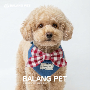 Babero triangular de mezclilla BaLang para mascotas con lazo rojo a cuadros para perros y gatos, accesorios lavables para mascotas para todas las estaciones - Product Image 3