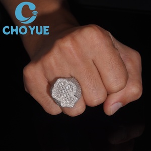 Anillo Cruzado de Plata de Ley 925 con Incrustaciones de Diamantes Moissanite VVS, Joyería Hip Hop Personalizada - Product Image 1