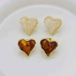 Boucles d'oreilles HE0130 hypoallergéniques plaquées or 18 carats, motif léopard royal, clous d'oreilles vintage nobles pour femmes, vente en gros de mode - Product Image 2