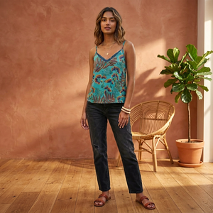 Blusa sin mangas bohemia para mujer, con cuello en V, estampado floral, ajuste holgado regular, transpirable, de rayón tejido, con estampado por descarga. - Product Image 3