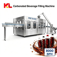Machine d'embouteillage automatique isobare de boissons gazeuses 8000BPH DCGF32-32-10, rinçage-remplissage-bouchage 3-en-1 pour bouteilles PET