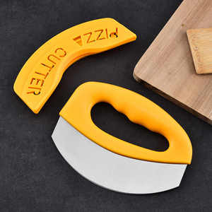 Offre Spéciale couteau à Pizza multifonctionnel en acier inoxydable cuisine Pizza roues ronde Rocker Cutter trancheuse avec <span class=keywords><strong>gaine</strong></span> <span class=keywords><strong>de</strong></span> protection - Product Image 5