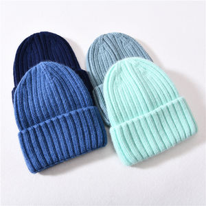 Nouvelle mode, vente en gros, bonnet d'hiver en tricot uni, bonnets en cachemire personnalisés, chauds et doux à revers et à rayures, de haute qualité - Product Image 1