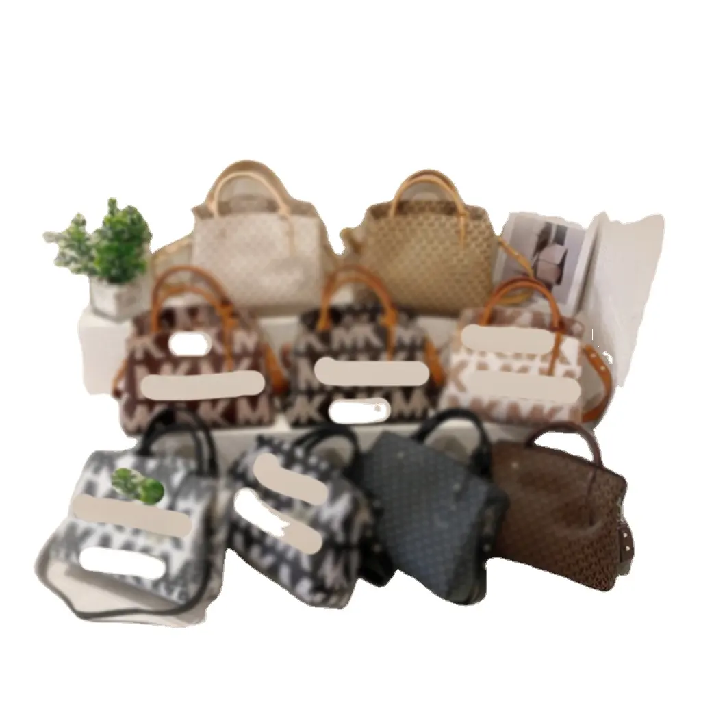 Famous designer of fashionable new style women handbags ladies Large capacity simple and stylish printed bags for women