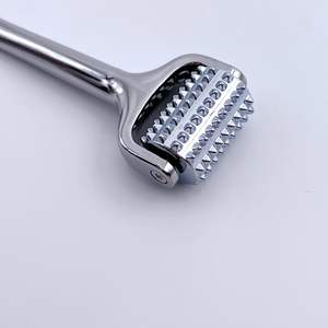 Derms thérapeutiques <span class=keywords><strong>Micro</strong></span> aiguilles nouveau Design visage rouleau bâton visage masseur des yeux en métal votre propre marque dans une boîte cadeau - Product Image 2