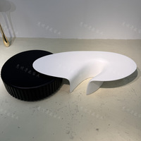 Table basse triangulaire italienne robuste et minimaliste pour salon, combinaison de tables basses, mobilier d'art pour salon et maison