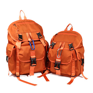 Sac à dos de randonnée orange 20 pouces avec bretelles réglables, pour sports de plein air, unisexe, couleur unie, poche intérieure zippée - Product Image 1
