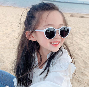 NWOGLSS 12013 lunettes de soleil pour enfants, monture ronde Pc tendance bébé fille enfants miroir respectueux de l'environnement <span class=keywords><strong>NWO</strong></span> 2022 - Product Image 1