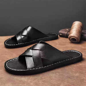 Zapatos de cuero de vaca de lujo para hombre, sandalias planas con punta abierta, pantuflas de moda, sandalias de talla grande para hombre, zapatos para caminar en la playa al aire libre. - Product Image 1