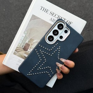 Étui de téléphone anti-chute Meracly en cuir rétro à motif étoile pentagramme et clous Willow, compatible avec <span class=keywords><strong>Samsung</strong></span> Galaxy S26/25/24 Ultra - Product Image 4
