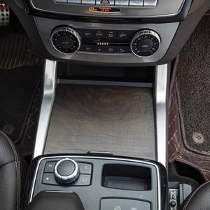 Xingbaiwang - Tira Decorativa para Portavasos de Consola Central de Coche, Acero Inoxidable, Textura de Fibra de Carbono Plateada, para Mercedes-Benz ML GL GLS GLE - Product Image 1