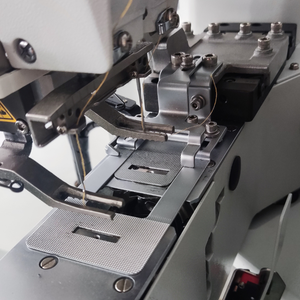 Máquina de coser de doble aguja de cama plana con puntada de seguridad para presillas de cinturón, nueva, de hierro, para planta de fabricación - Product Image 3