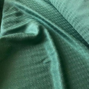 Tessuto Jacquard in Seta Lucida Intrecciata con Motivi Geometrici e <span class=keywords><strong>Lurex</strong></span> Metallico Argento per Abbigliamento Uomo e Donna, Pantaloni, Pigiami, Camicie - Product Image 5