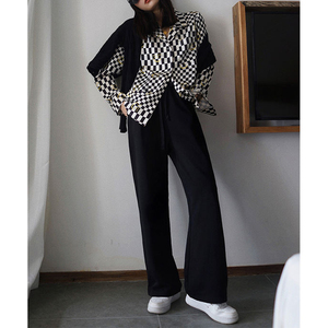 Vente en gros Vêtements pour <span class=keywords><strong>femme</strong></span> Pantalon de survêtement personnalisé <span class=keywords><strong>taille</strong></span> haute jambe droite Pantalon de survêtement décontracté Couleur unie Pantalon pour <span class=keywords><strong>femme</strong></span> - Product Image 3