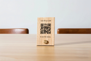 Menu kode QR kayu minimalis ukiran khusus gambar logo untuk restoran bar Minuman Makanan berdiri kode QR Menu meja - Product Image 3
