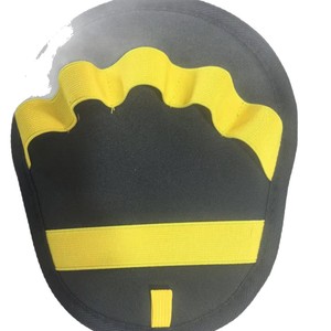 Gants de toilettage pour animaux Xlin, en polyester rouge, forme arquée, pour chats à poils longs - Product Image 5