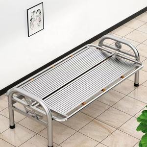 Divano Letto Trasformabile 2-in-1 in Acciaio Inox, Daybed Pieghevole in Metallo per Tutte le Stagioni per Uso Interno ed Esterno, Soggiorno e Giardino Moderno - Product Image 4