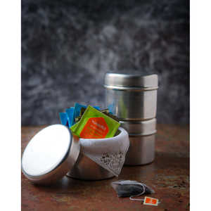 Juego de Tres Botellas y Frascos de Almacenamiento de Aluminio - Product Image 1