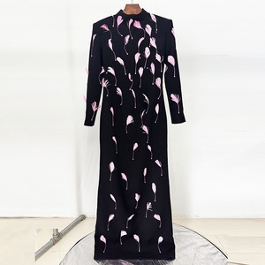 <span class=keywords><strong>ชุด</strong></span><span class=keywords><strong>ราตรี</strong></span><span class=keywords><strong>ยาว</strong></span><span class=keywords><strong>เปิด</strong></span><span class=keywords><strong>หลัง</strong></span>ตกแต่งด้วยขนนกลายจุดผ้าทอเนื้อละเอียดย้อมสีล้วนย้อมสี - Product Image 6