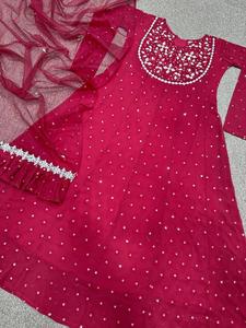 Lanzamiento de un nuevo diseñador de ropa de fiesta Look Heavy Viscos Velvet con Secuencia de bordado pesado Vestido de trabajo con Dupatta - Product Image 3