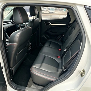 MG ZS 2022 1.5 180DVVT Base Automatic SUV in Ottime Condizioni, 27000KM, Benzina, <span class=keywords><strong>Auto</strong></span> Usata Pronta per l'Esportazione in Ghana e Nigeria - Product Image 6