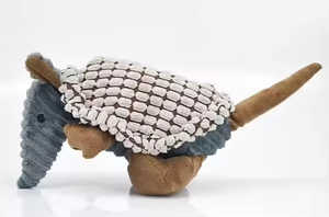 Jouet à mâcher pour chien Kinghon en peluche - Corde en coton interactive qui couine avec design en peluche de pangolin - Product Image 4