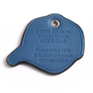 Placa de Identificación Personalizada de Cuero PU Portátil Irregular con Logotipo Azul - Product Image 5