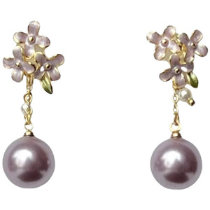 Boucles d'oreilles romantiques rétro tendance en forme de rose avec perles pour femmes, plaquées or 14 carats, en alliage, sur mesure, bijoux floraux vintage de luxe pour les fêtes - Product Image 2