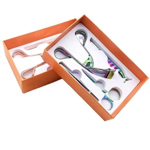 Juego de Pinzas para Cejas y Rizador de Pestañas de Acero Inoxidable con Recubrimiento Multicolor, con Caja, Herramientas de Belleza, Venta al Por Mayor - Product Image 1
